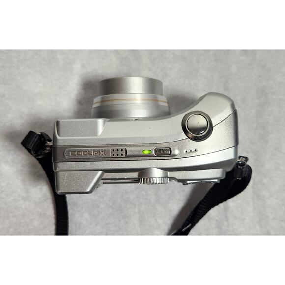 Nikon Coolpix 4800 ED Tested 4MP 8.3X Zoom Digital Camera W/ Accessories - Picture 5 of 12